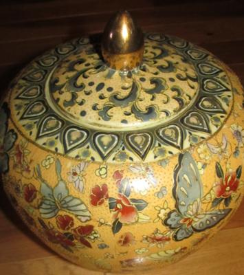 chinese pottery gold